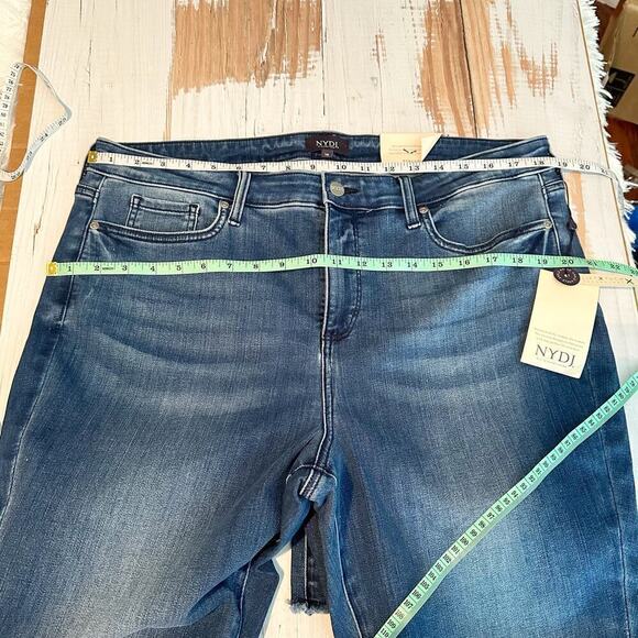 NYDJ Ava Daring Ankle Flare Fray Hem Jeans  Size 16 Foundry - Picture 11 of 15